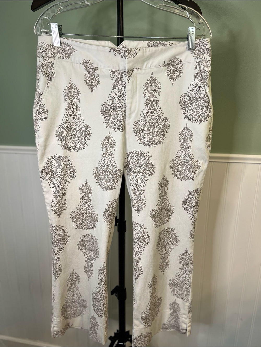 Dockers Cream Capris with Taupe Paisley Print. Size 12